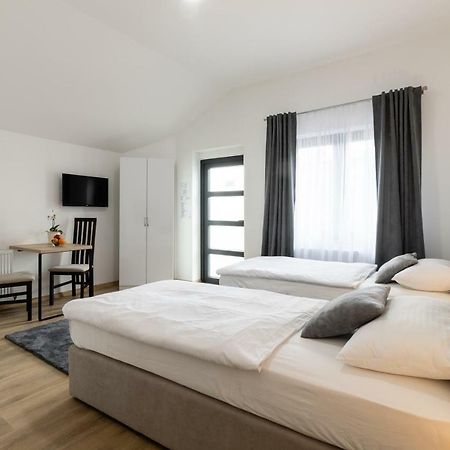 Apartmani Gundulic Осиек Экстерьер фото