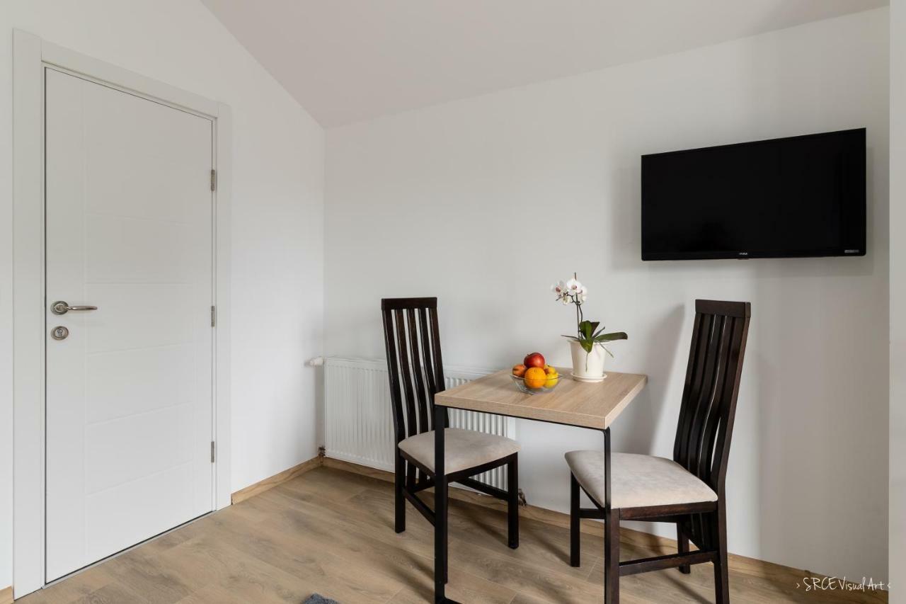 Apartmani Gundulic Осиек Экстерьер фото